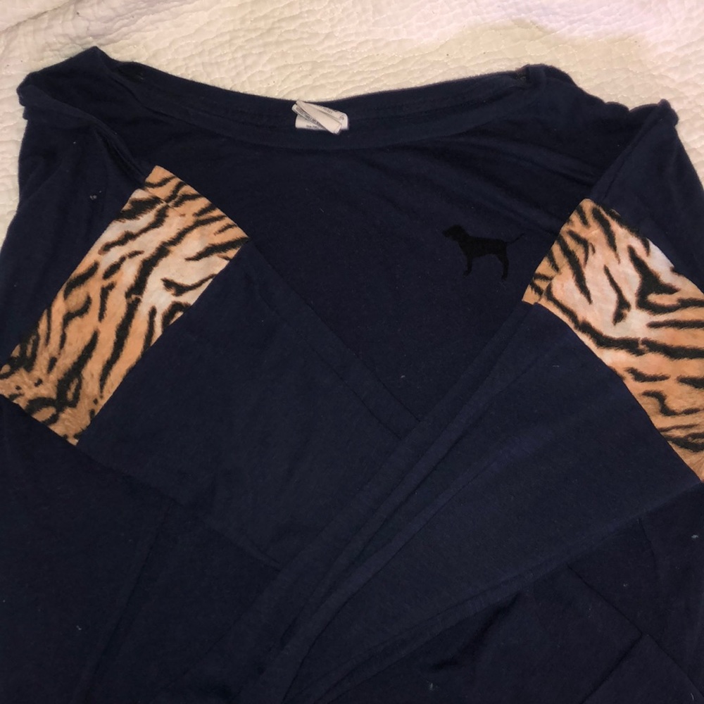 VS PINK LONG SLEEVE